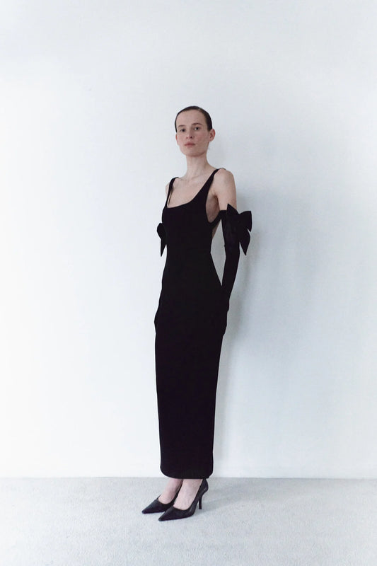 Long Dress With Bowknot Gloves In Black