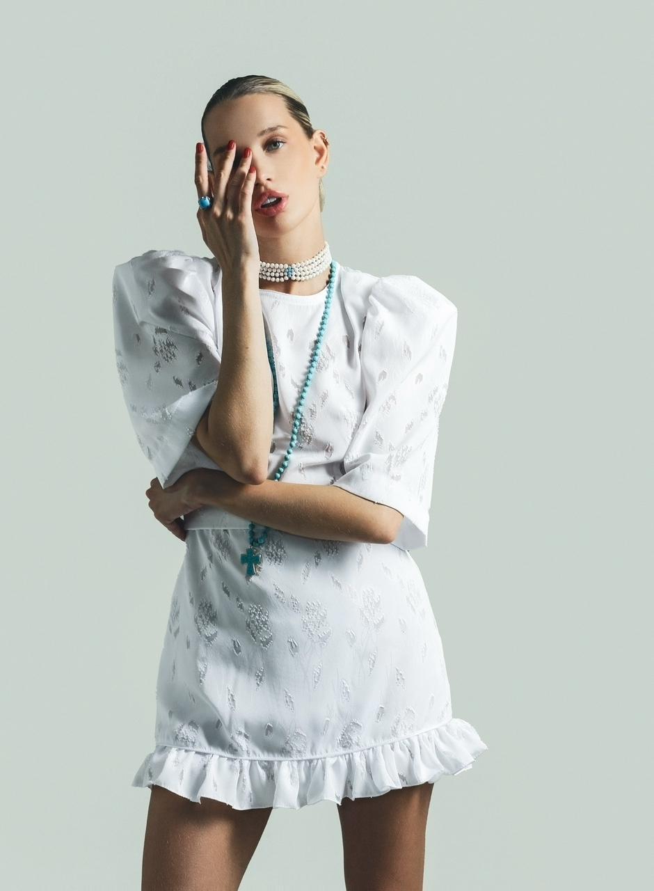Mini Dress in White with Belt
