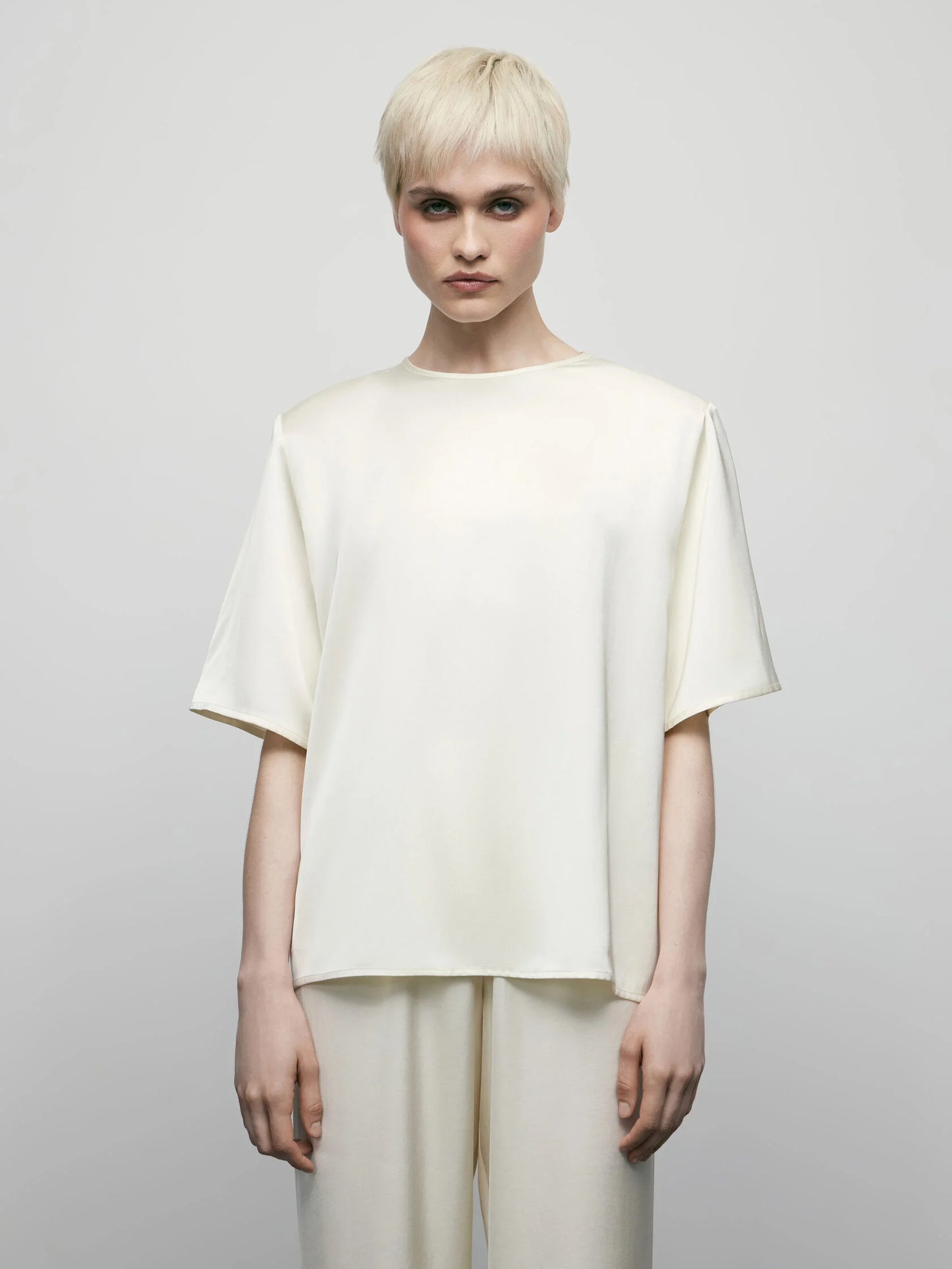 T-Shirt in Cream