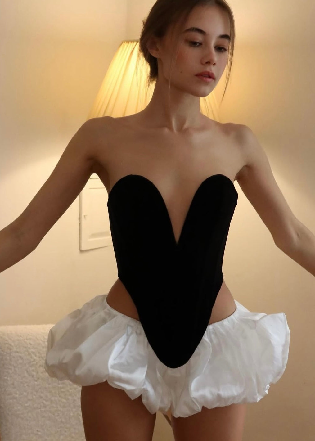 V-neck Corset in Black