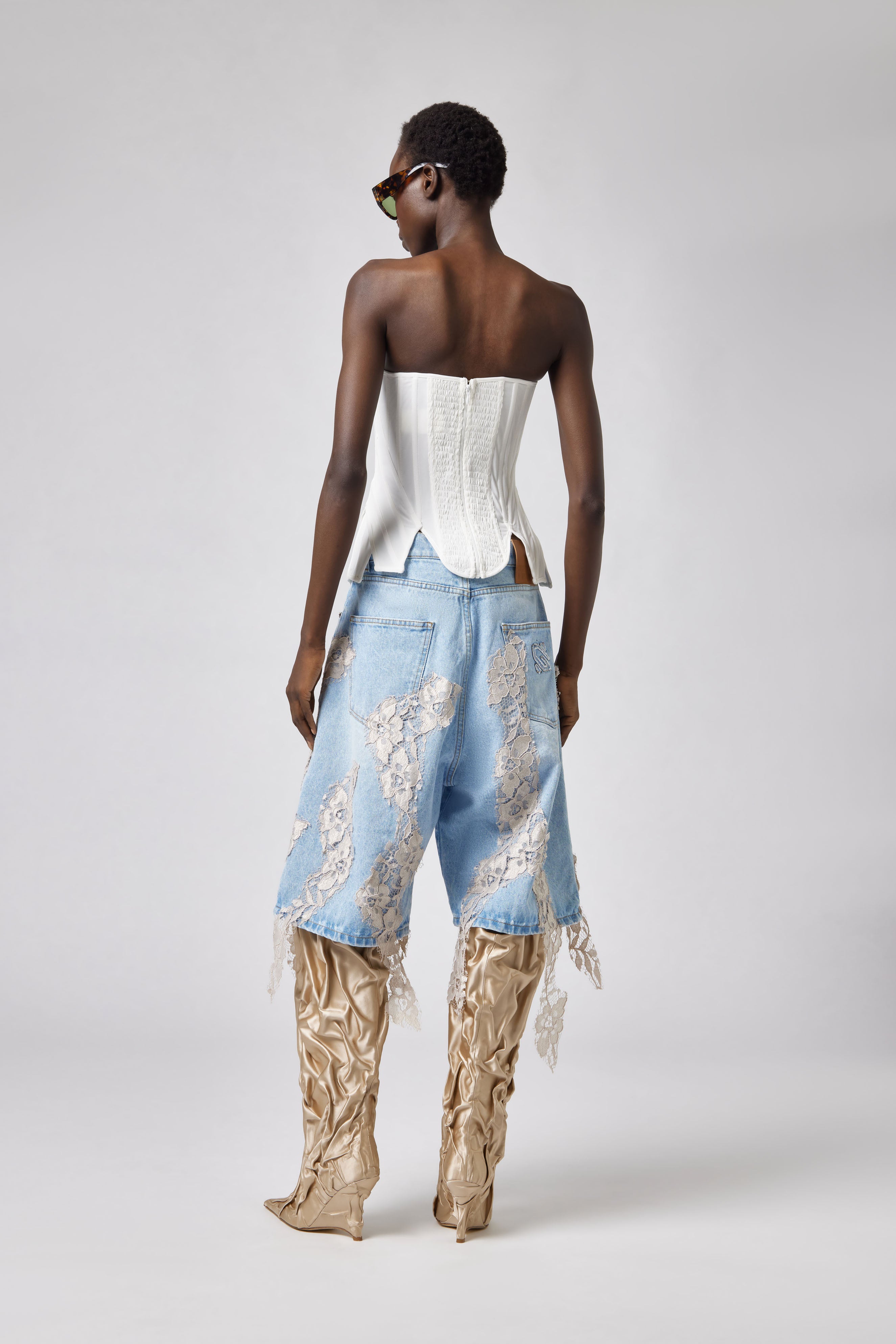 Bermuda Shorts with Beige Lace