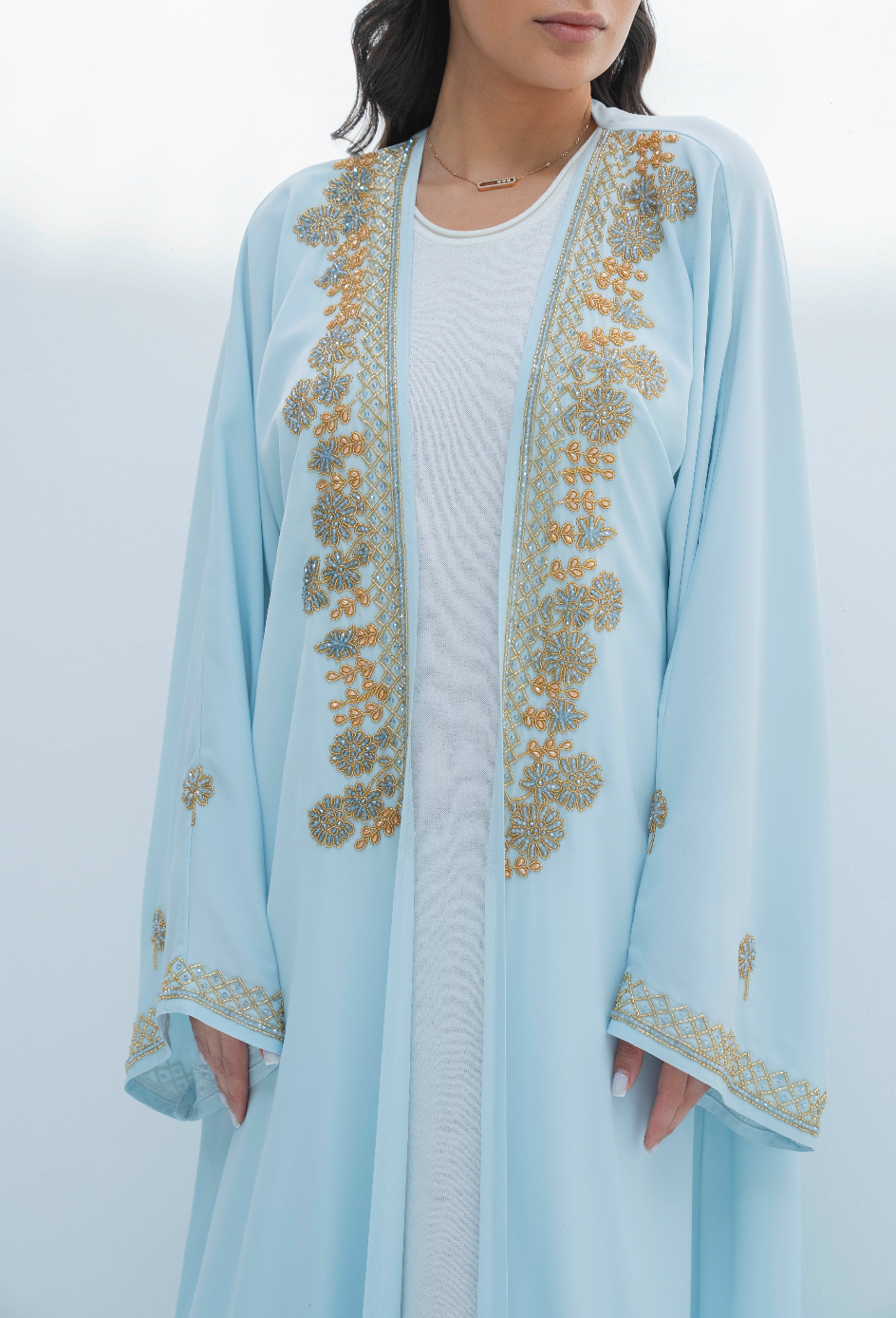 Abaya bleue brodée