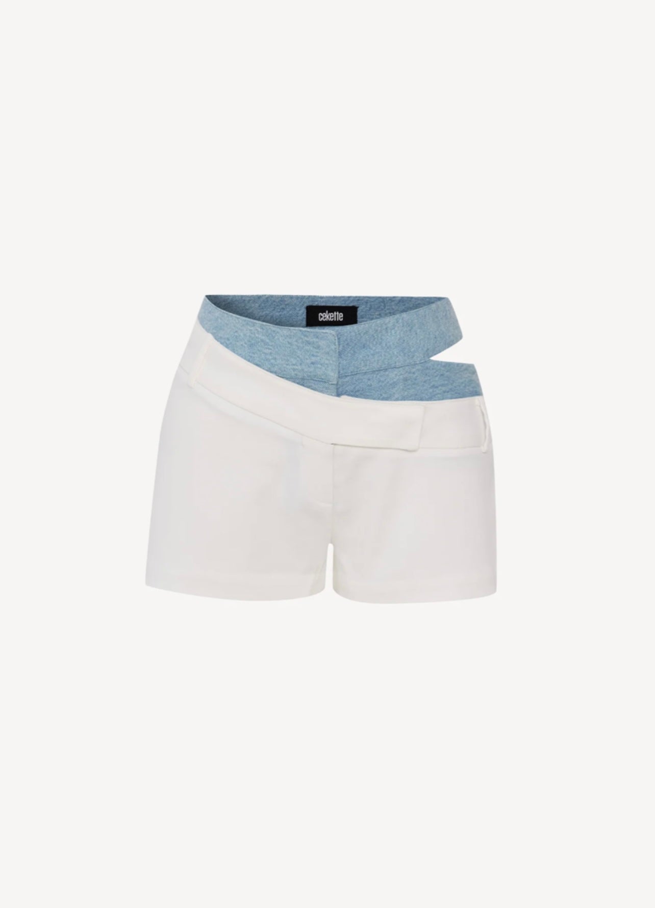 شورت مزدوج من Side Show من قماش الجبردين الفاتح × قماش الدنيم باللونين الأبيض والأزرق السماوي