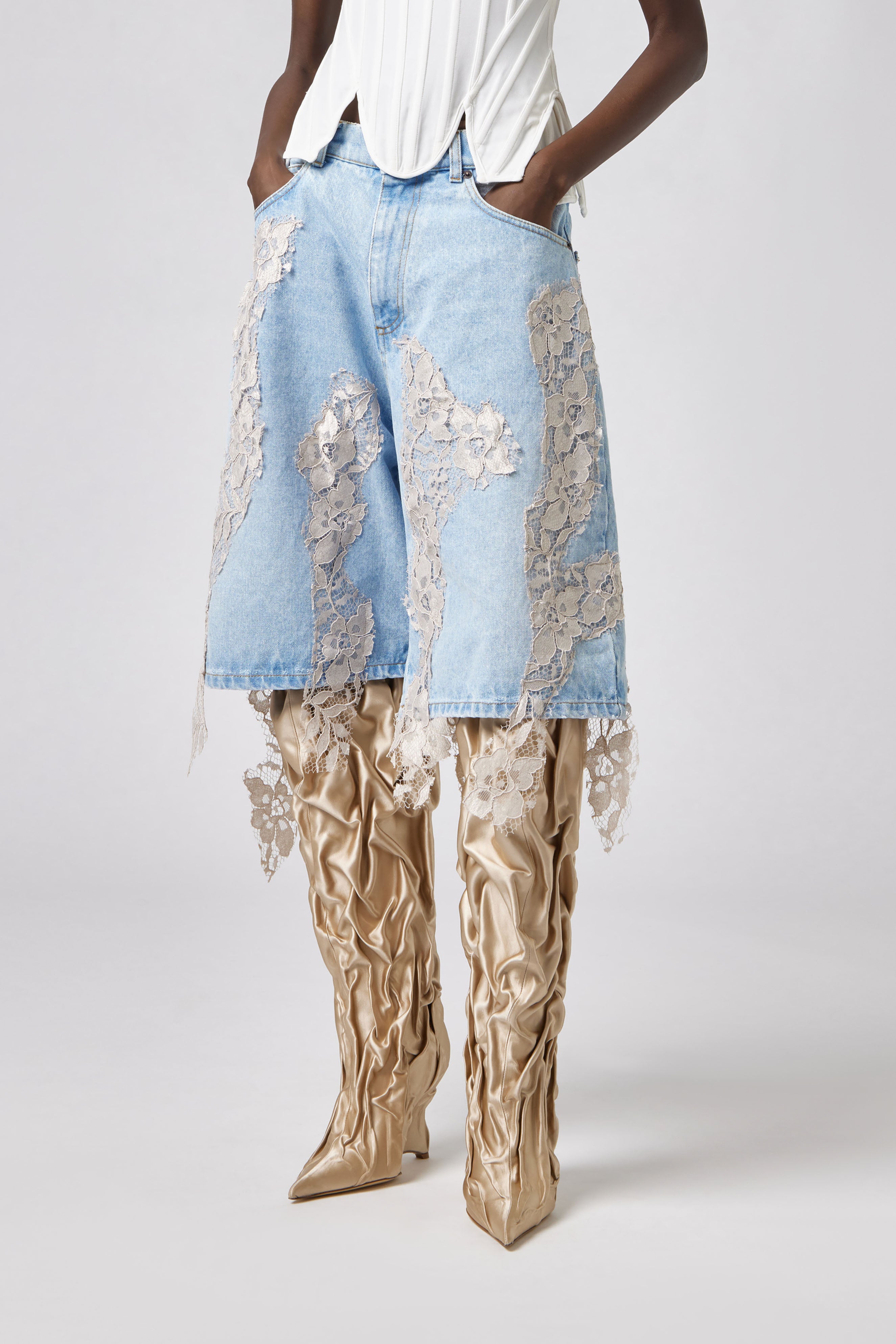 Bermuda Shorts with Beige Lace
