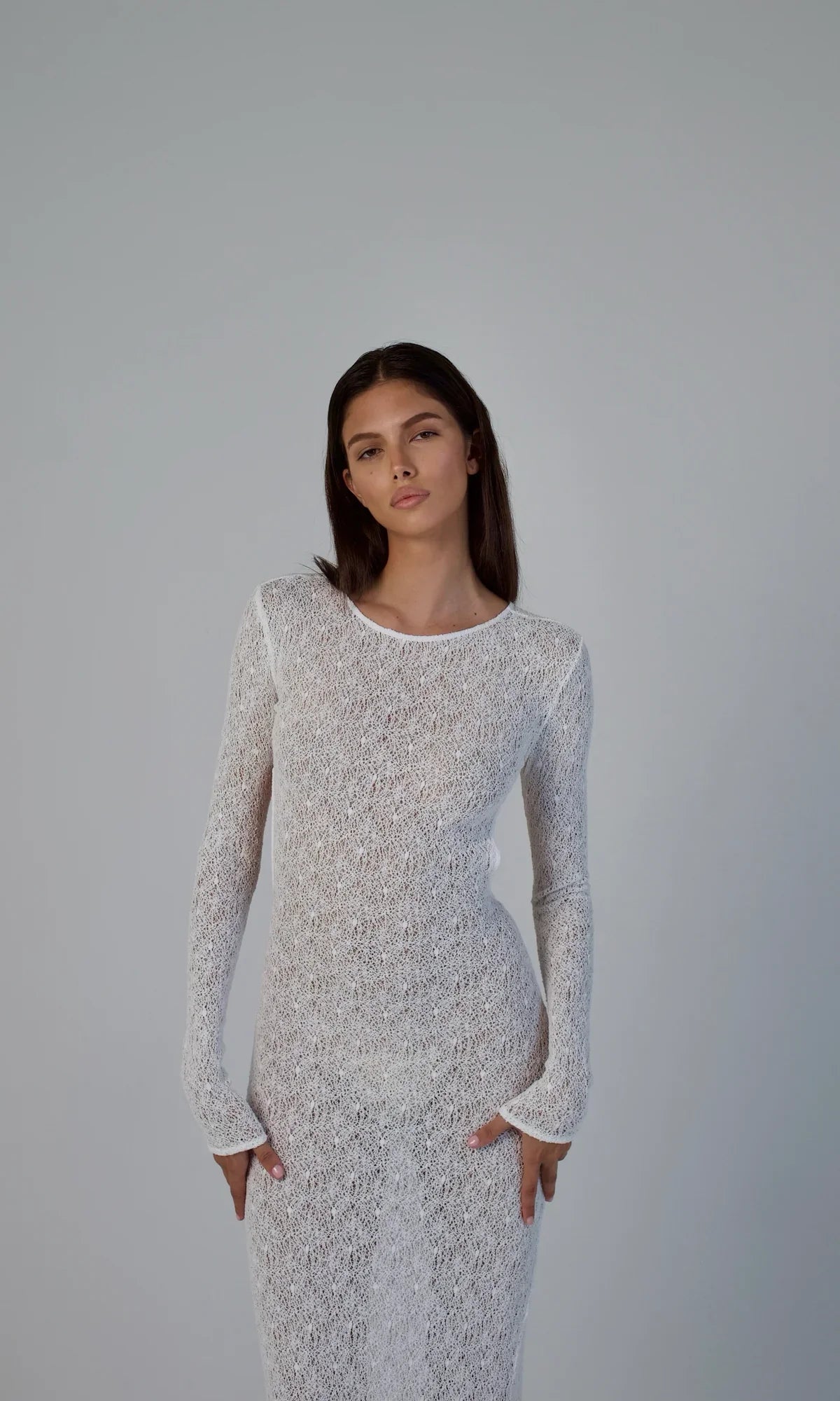 فستان ملكة البحر باللون الأبيض