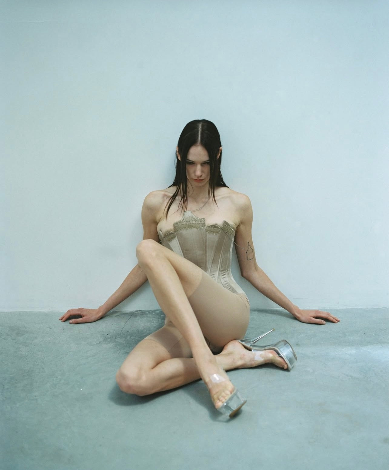 Corset en dentelle beige