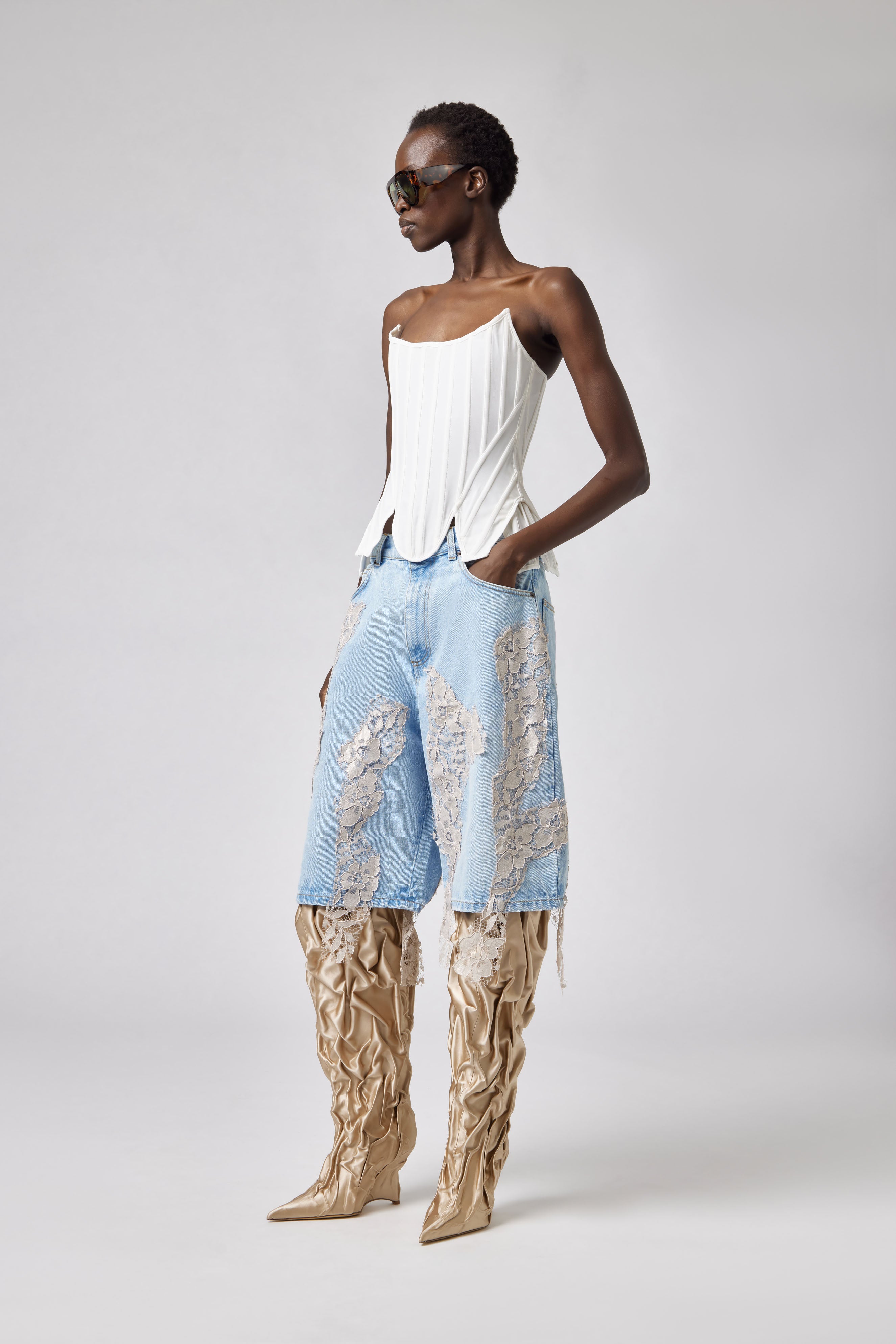 Bermuda Shorts with Beige Lace