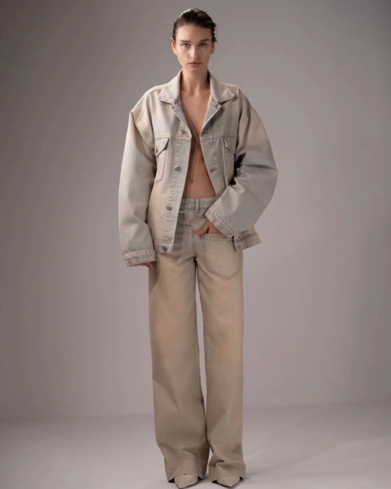 Pantalon Side Chick en denim délavé couleur cendré