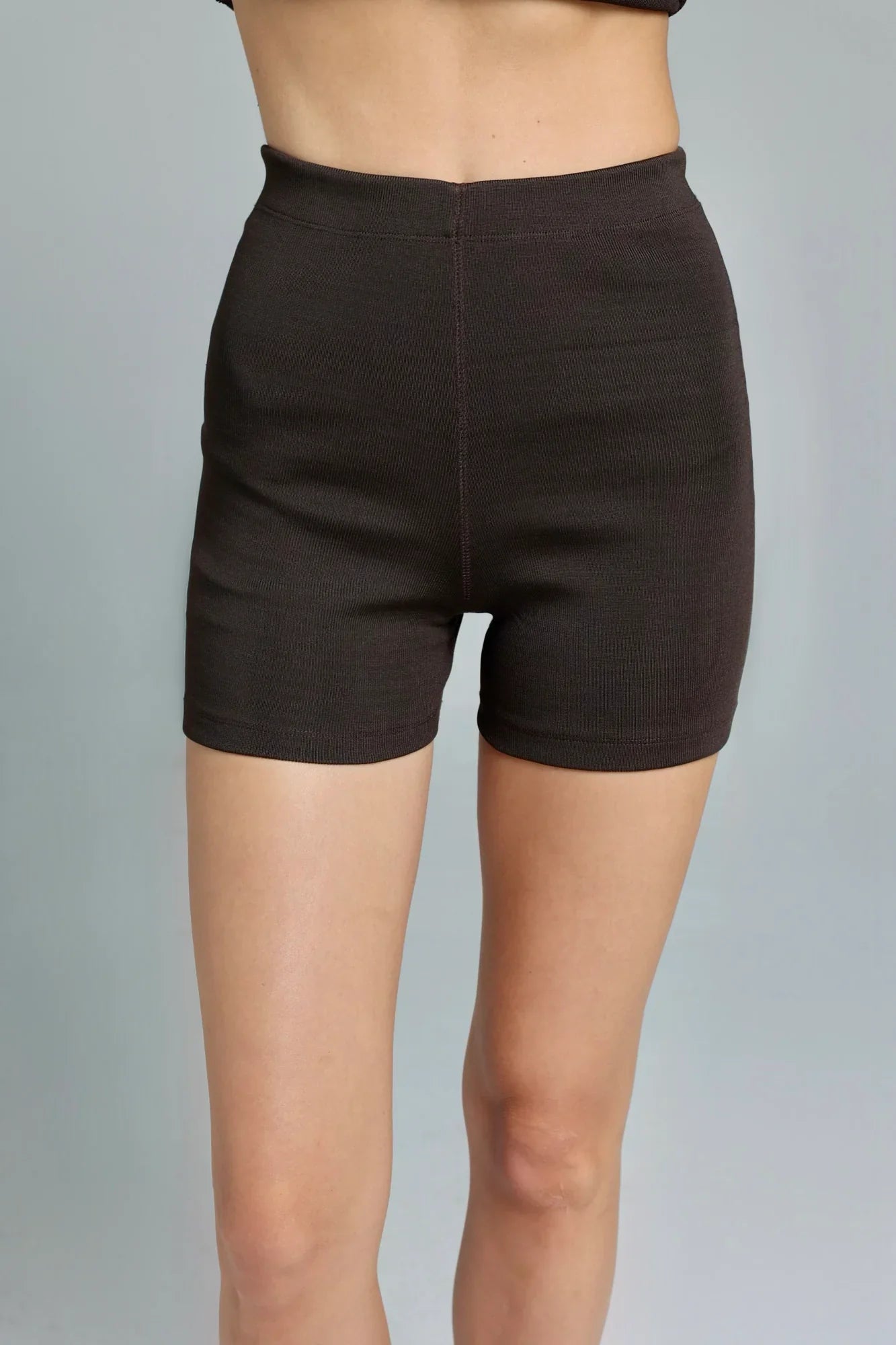 شورت كلاسيكي ساحر باللون البني