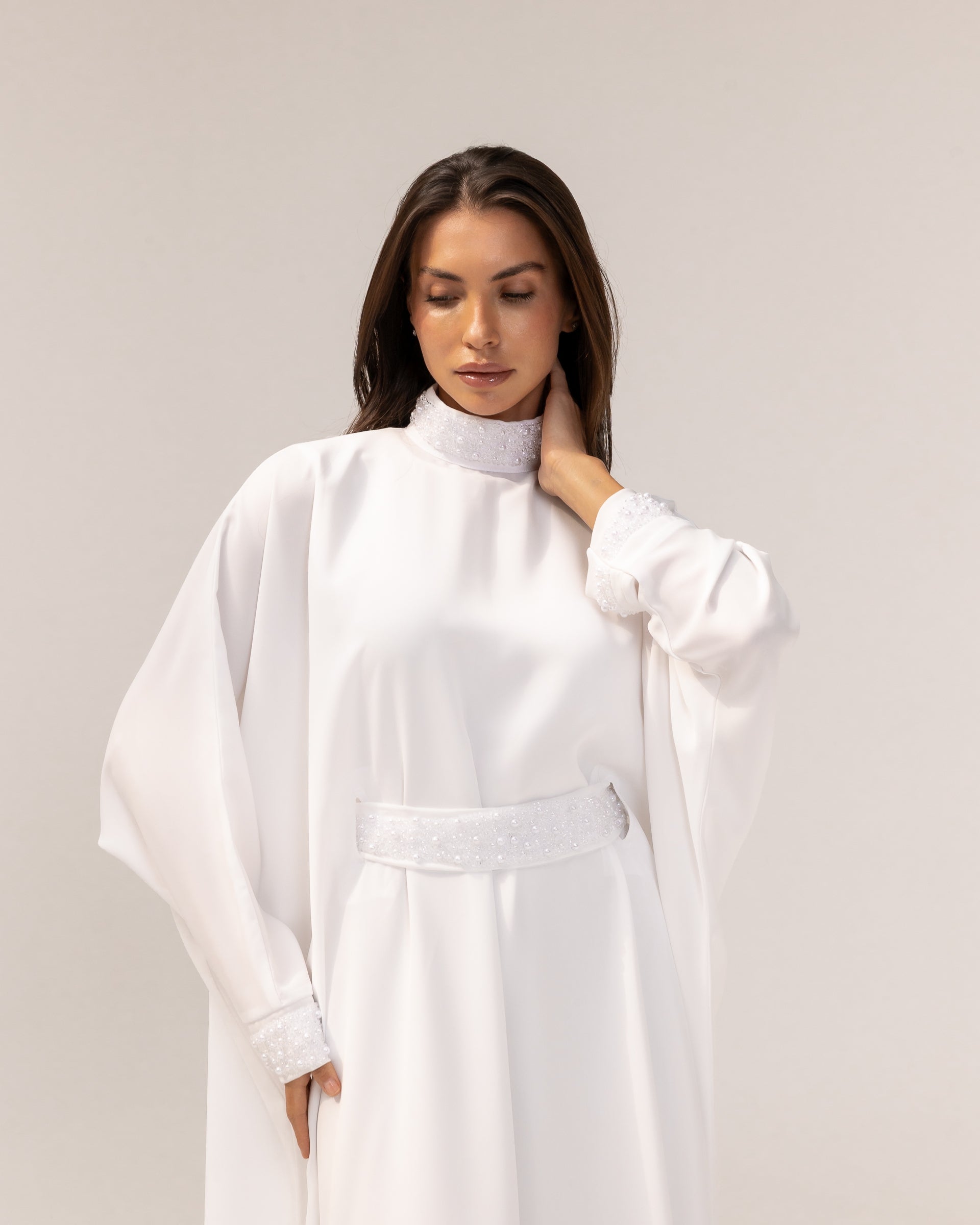 Pearl Cinch Abaya in White