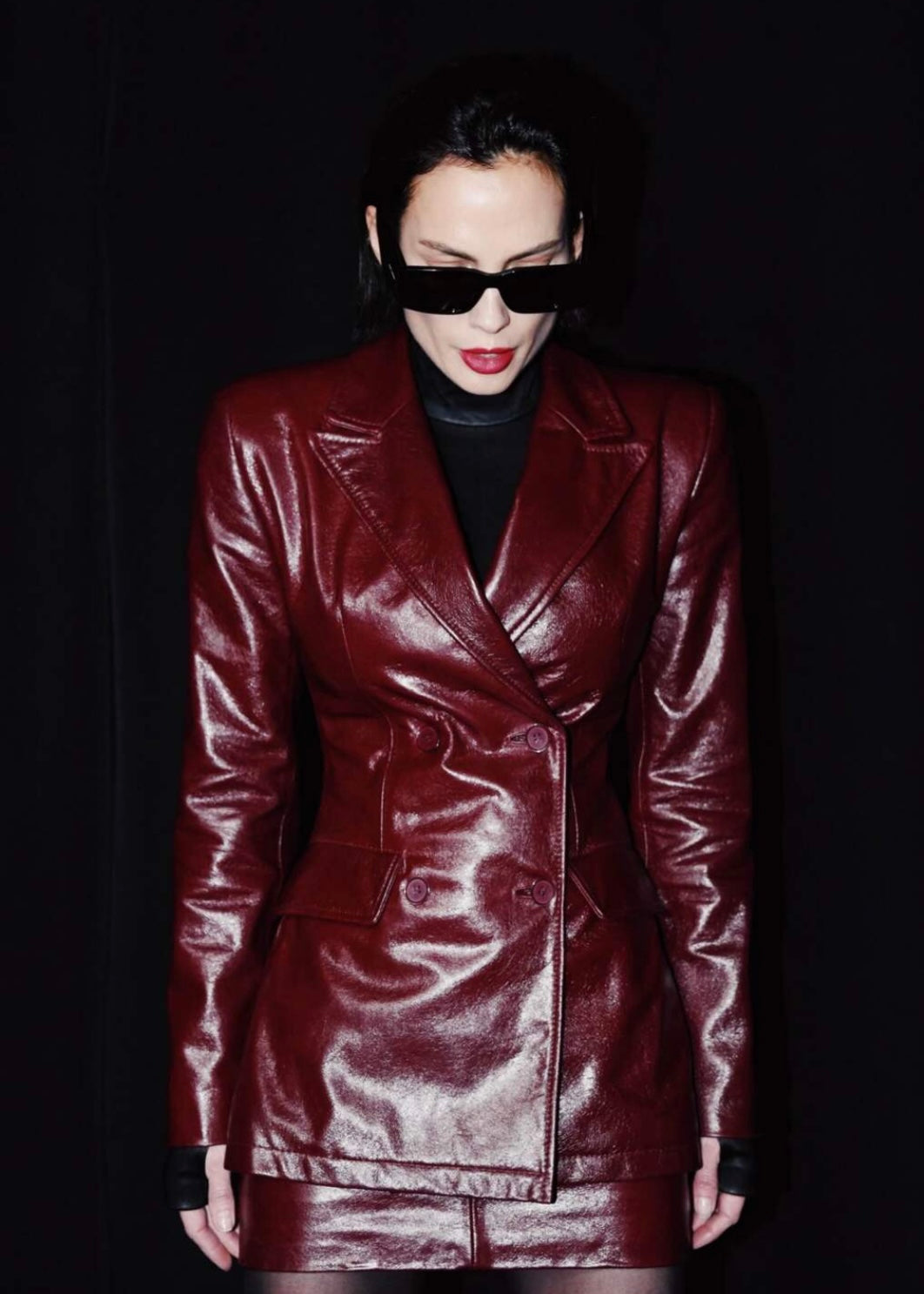 تنورة جاكي باللون العنابي