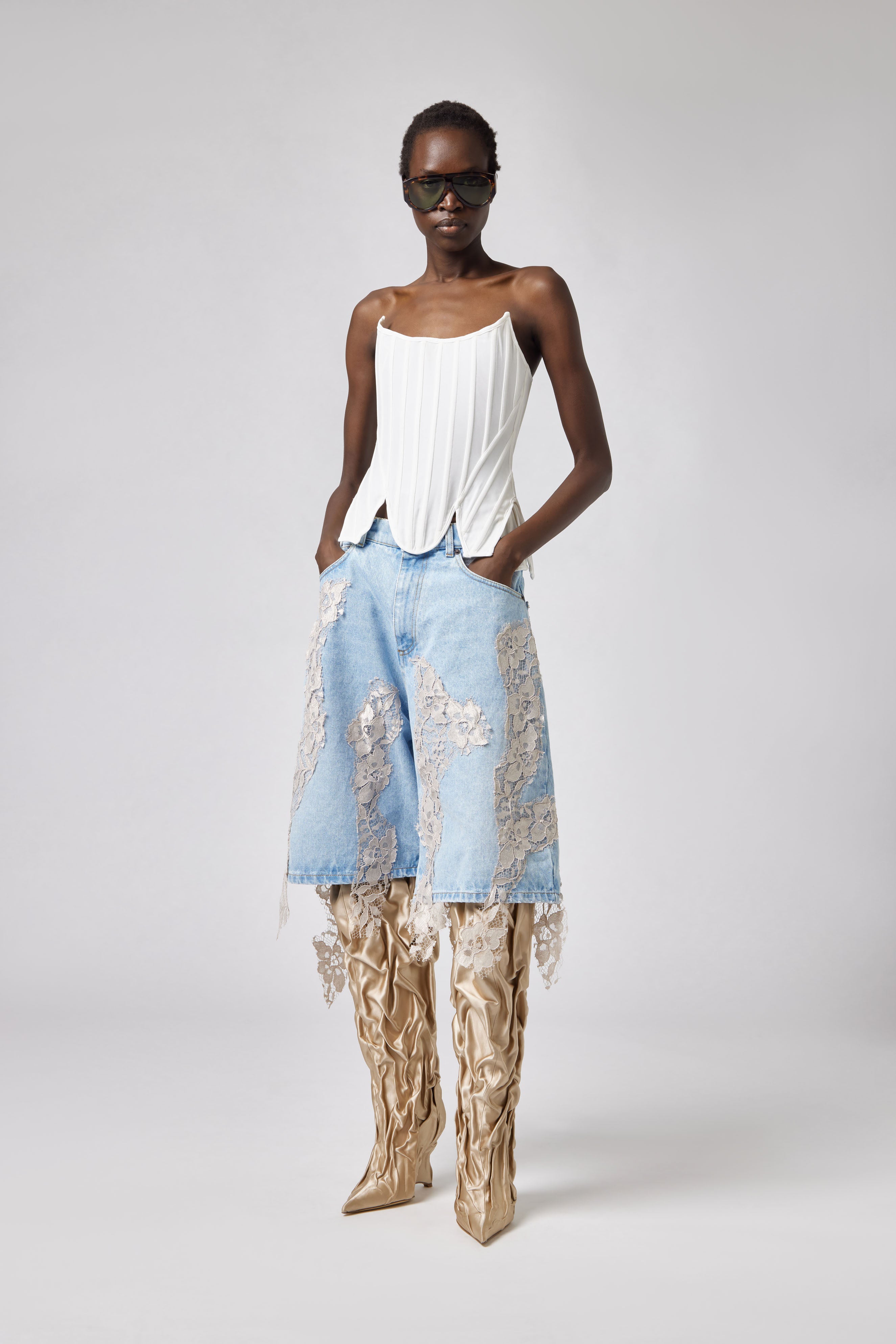 Bermuda Shorts with Beige Lace