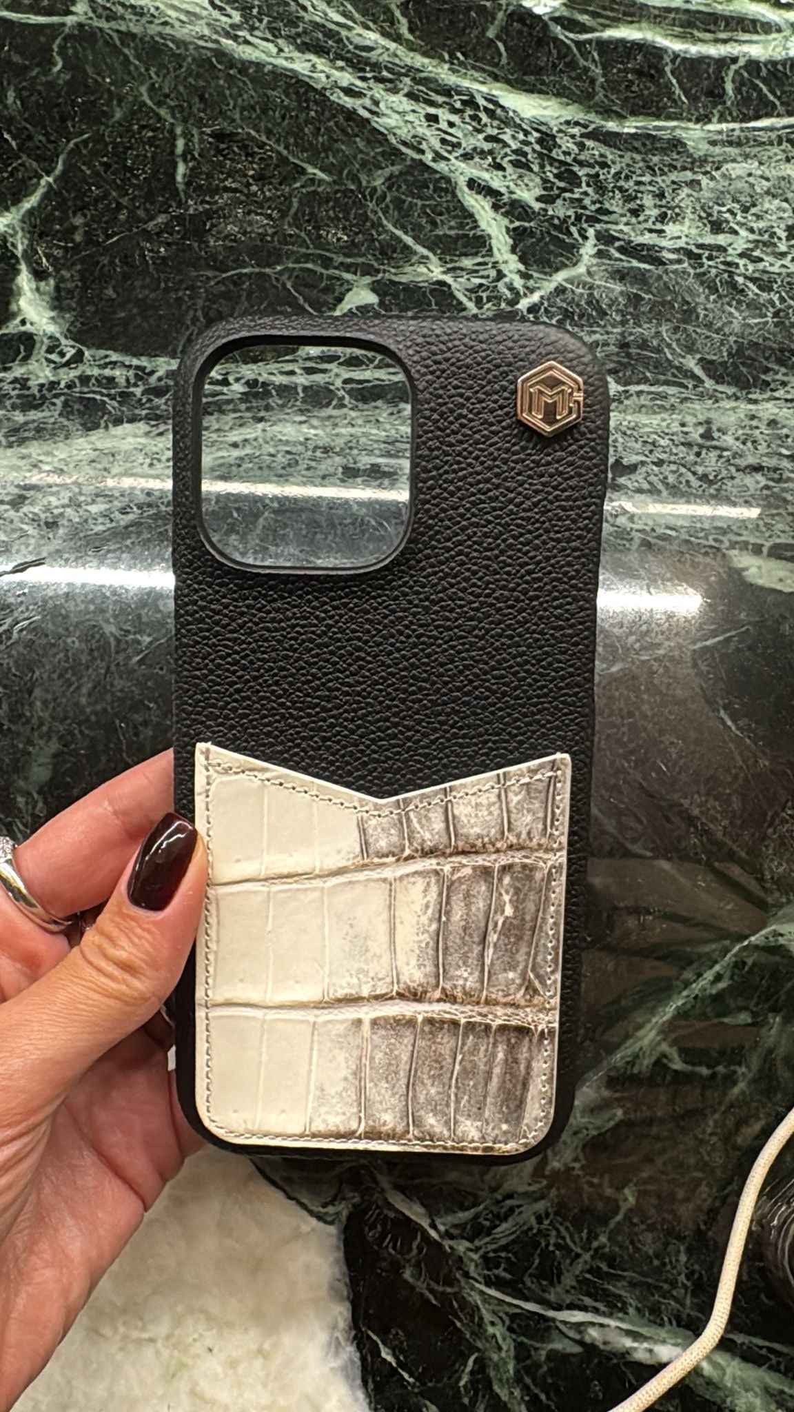 Alligator Phone Case with Cardholder in Black