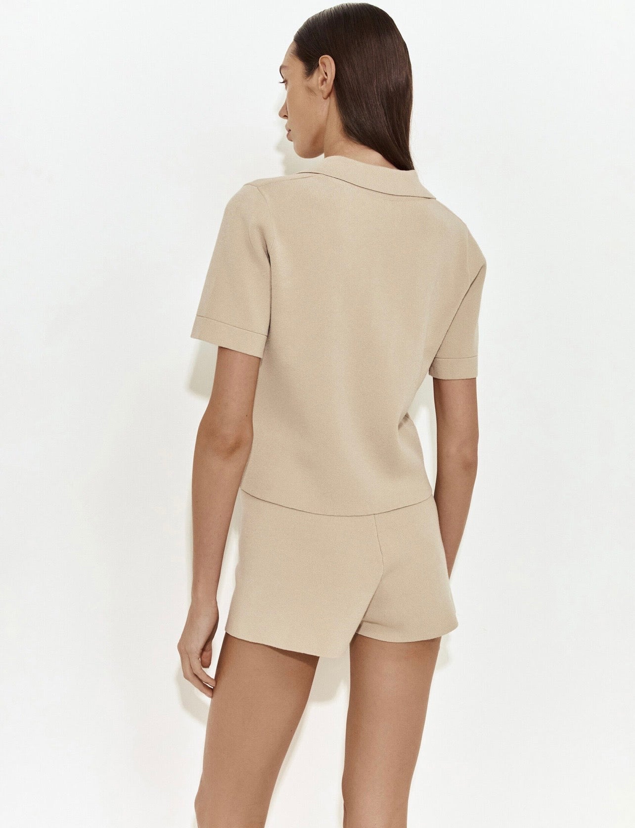 Shorts in Beige