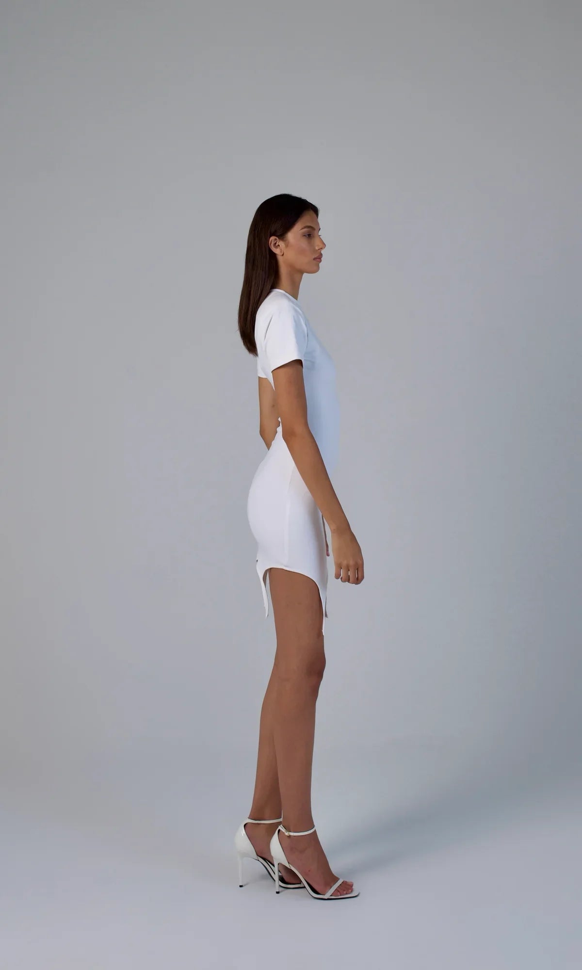 فستان ستريت ميوز باللون الأبيض