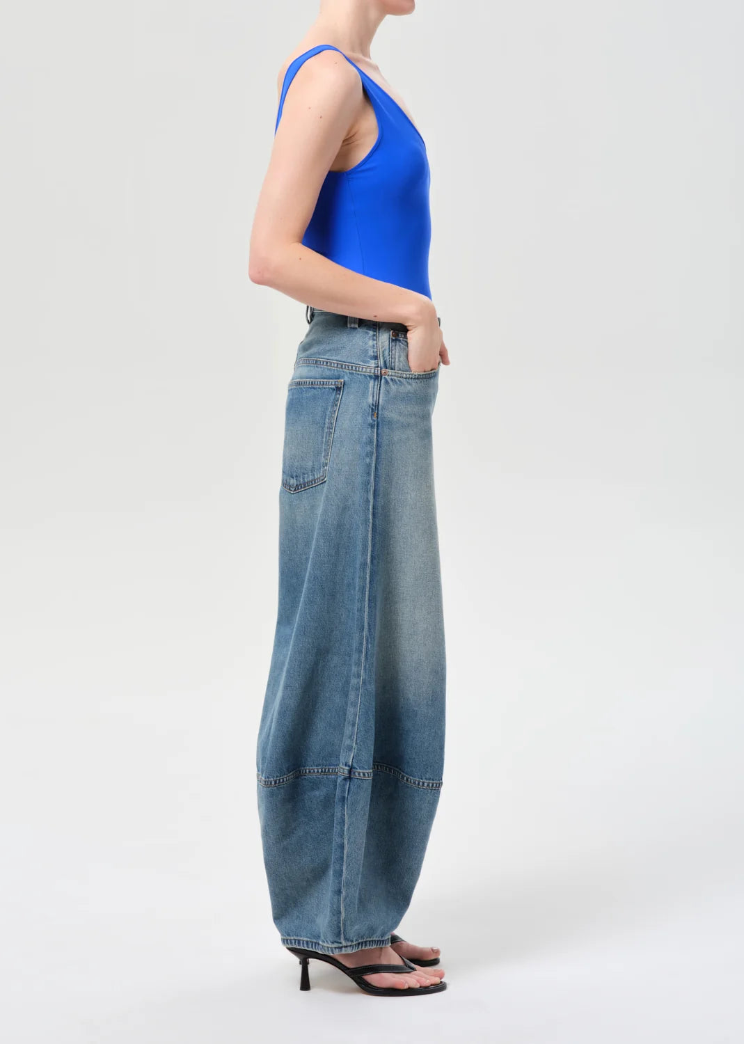 Lantern Jean in Avenue