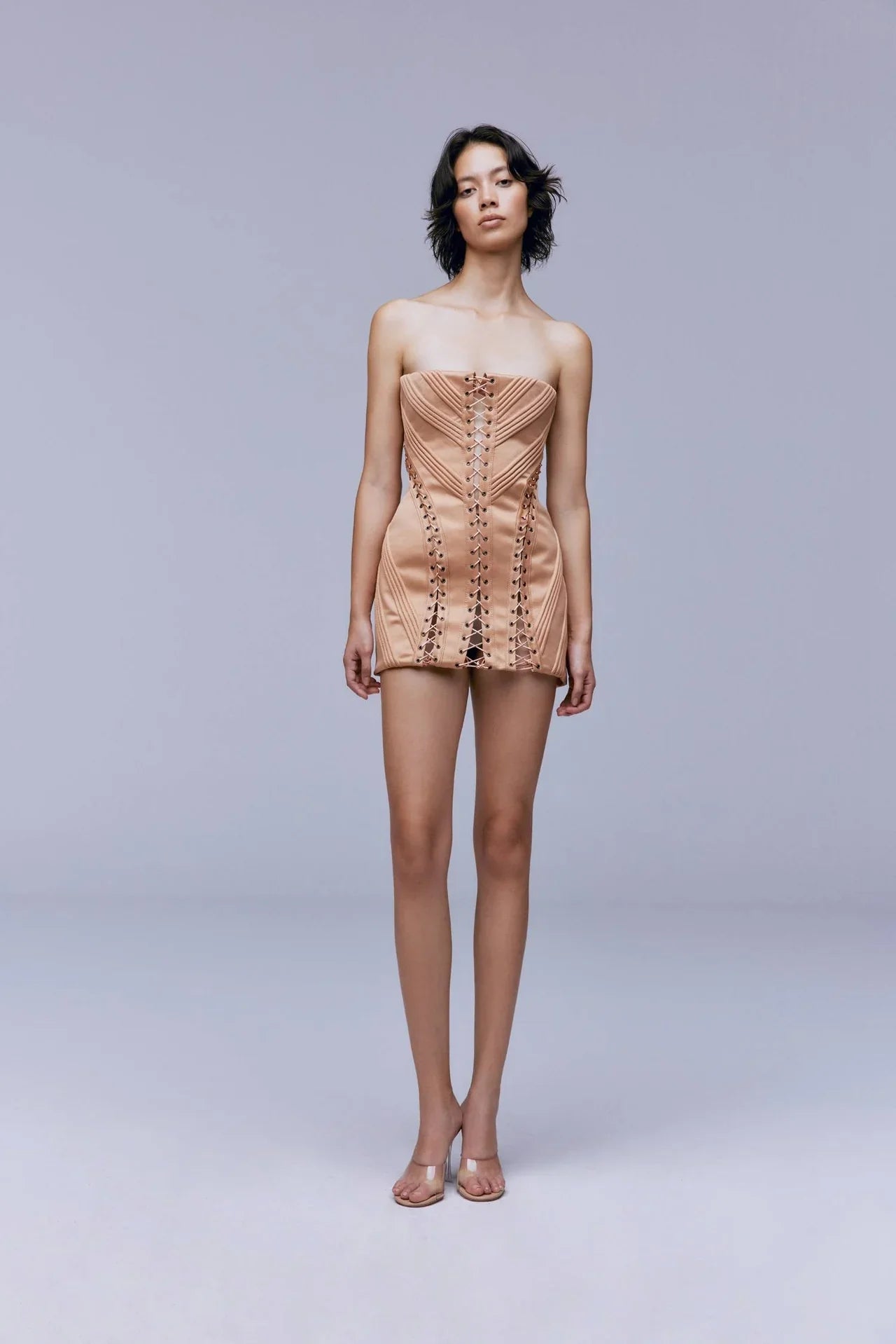 Robe corsetée couleur chair