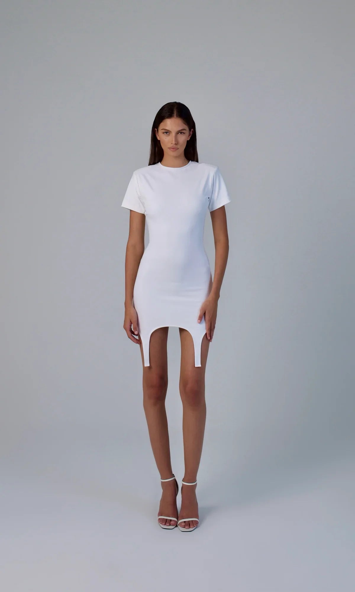 فستان ستريت ميوز باللون الأبيض