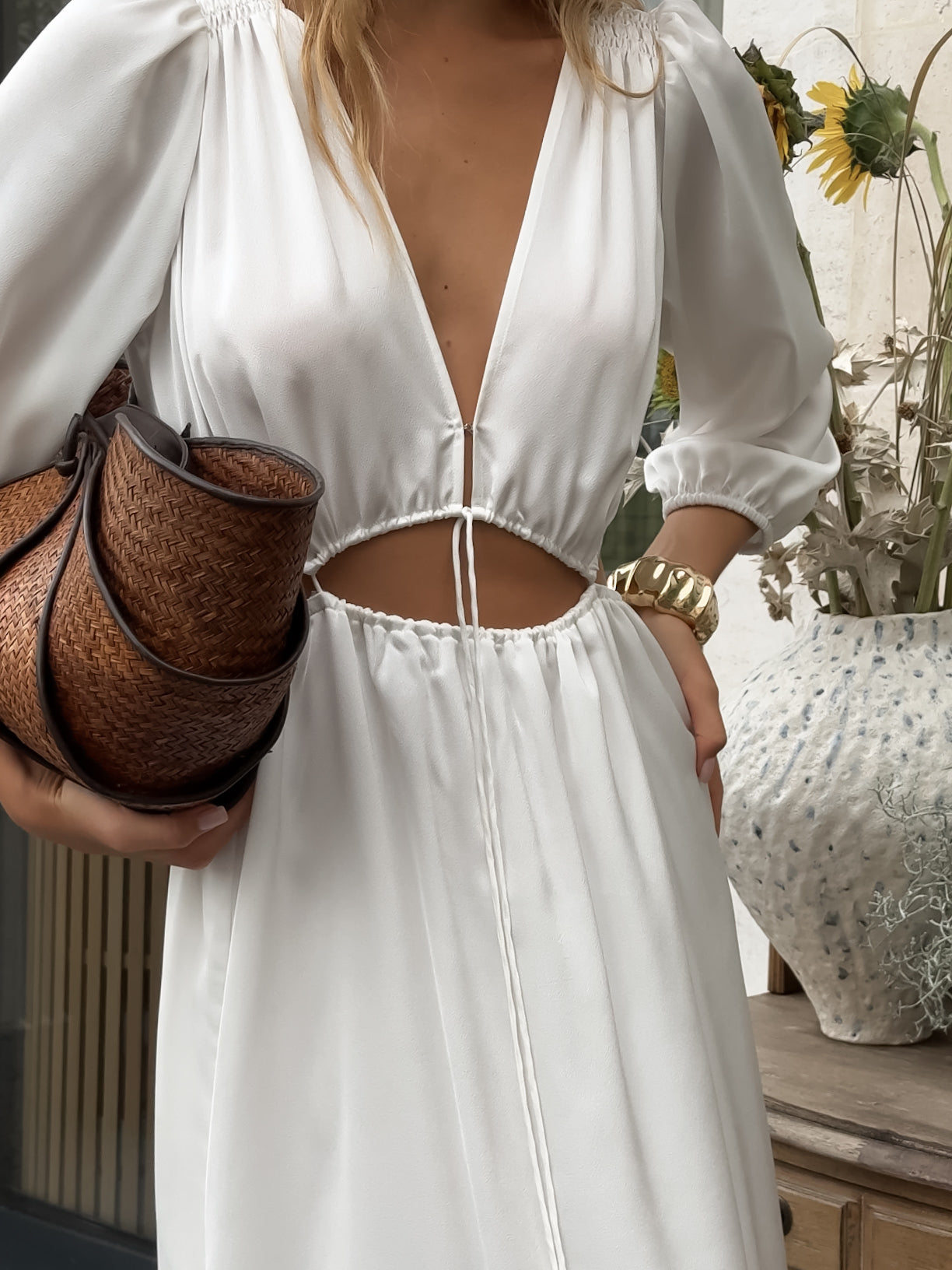 فستان تاليا باللون العاجي