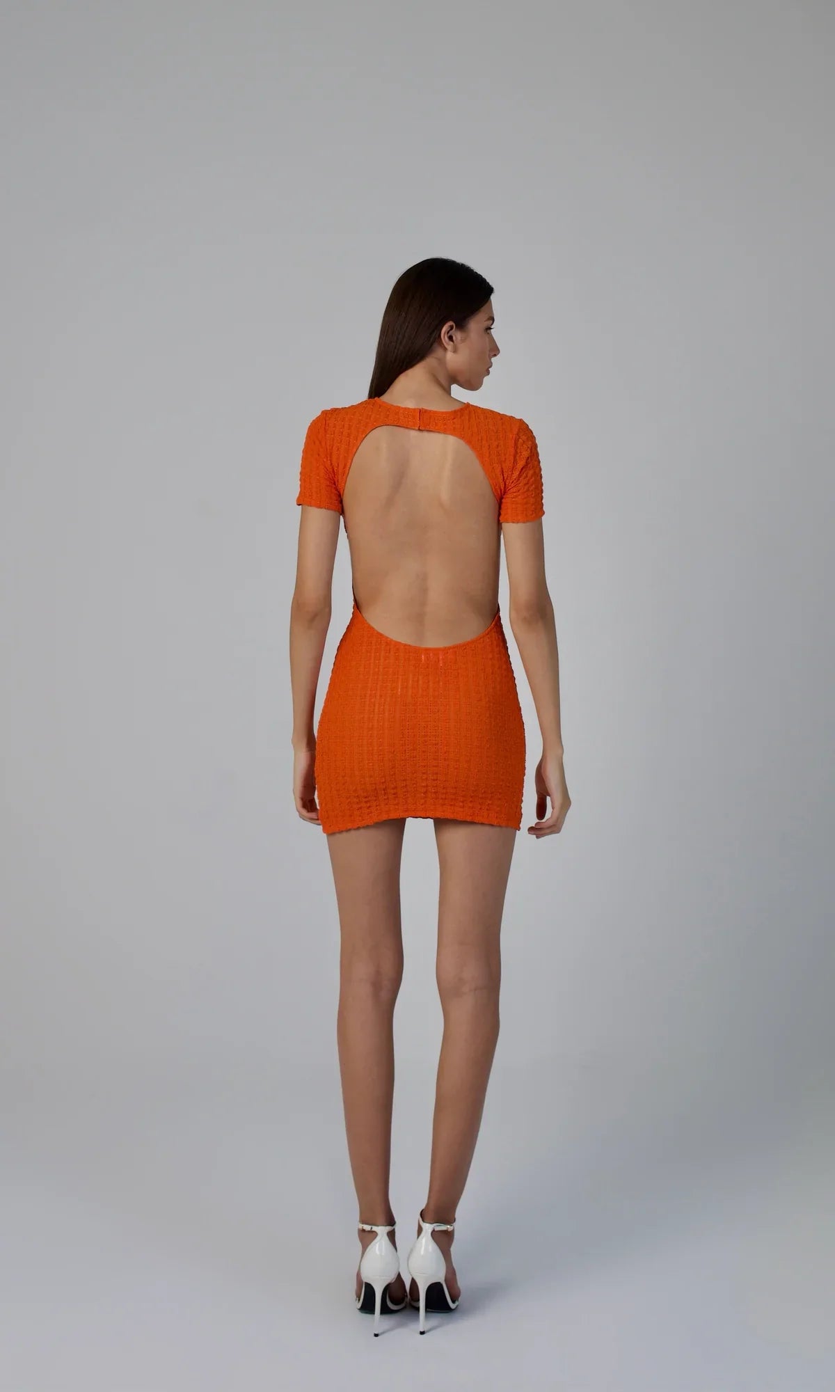 فستان ملكة الشمس باللون البرتقالي