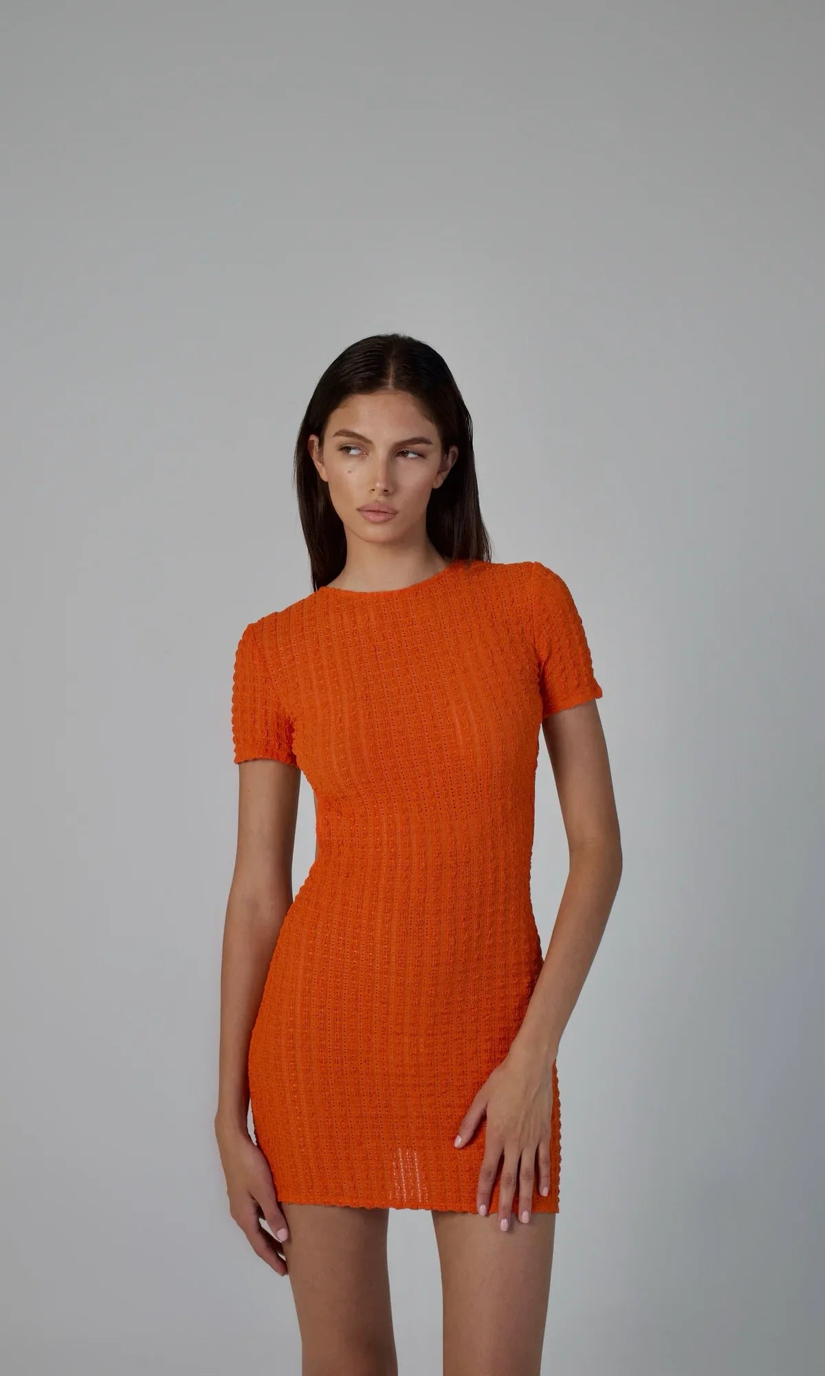 فستان ملكة الشمس باللون البرتقالي