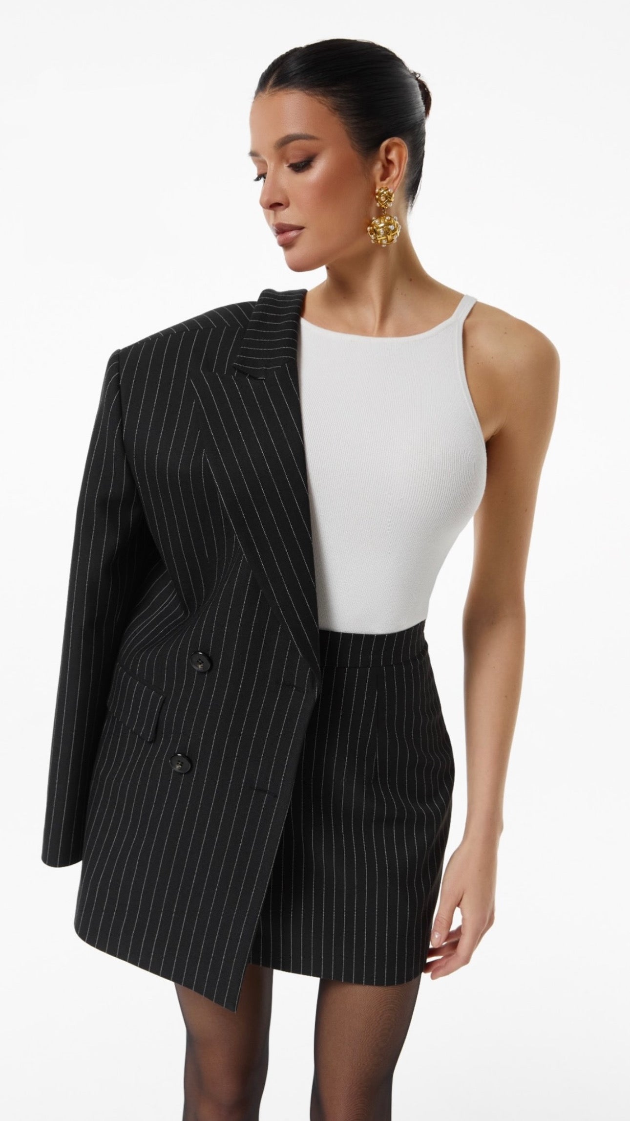 تنورة مخططة صغيرة