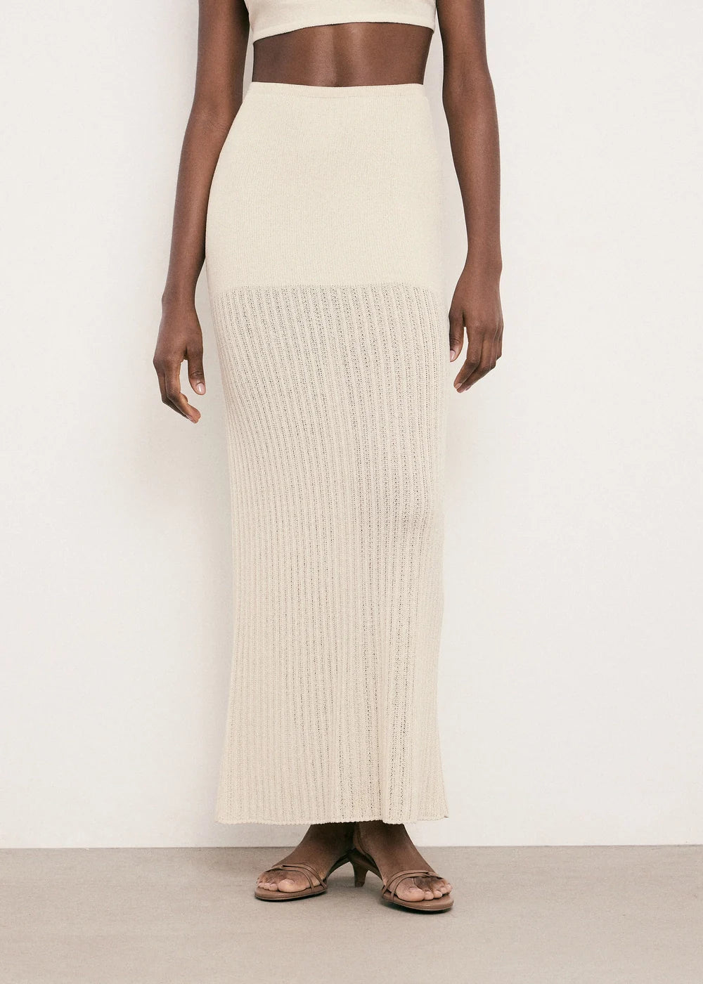 تنورة سان تروبيه باللون الكريمي