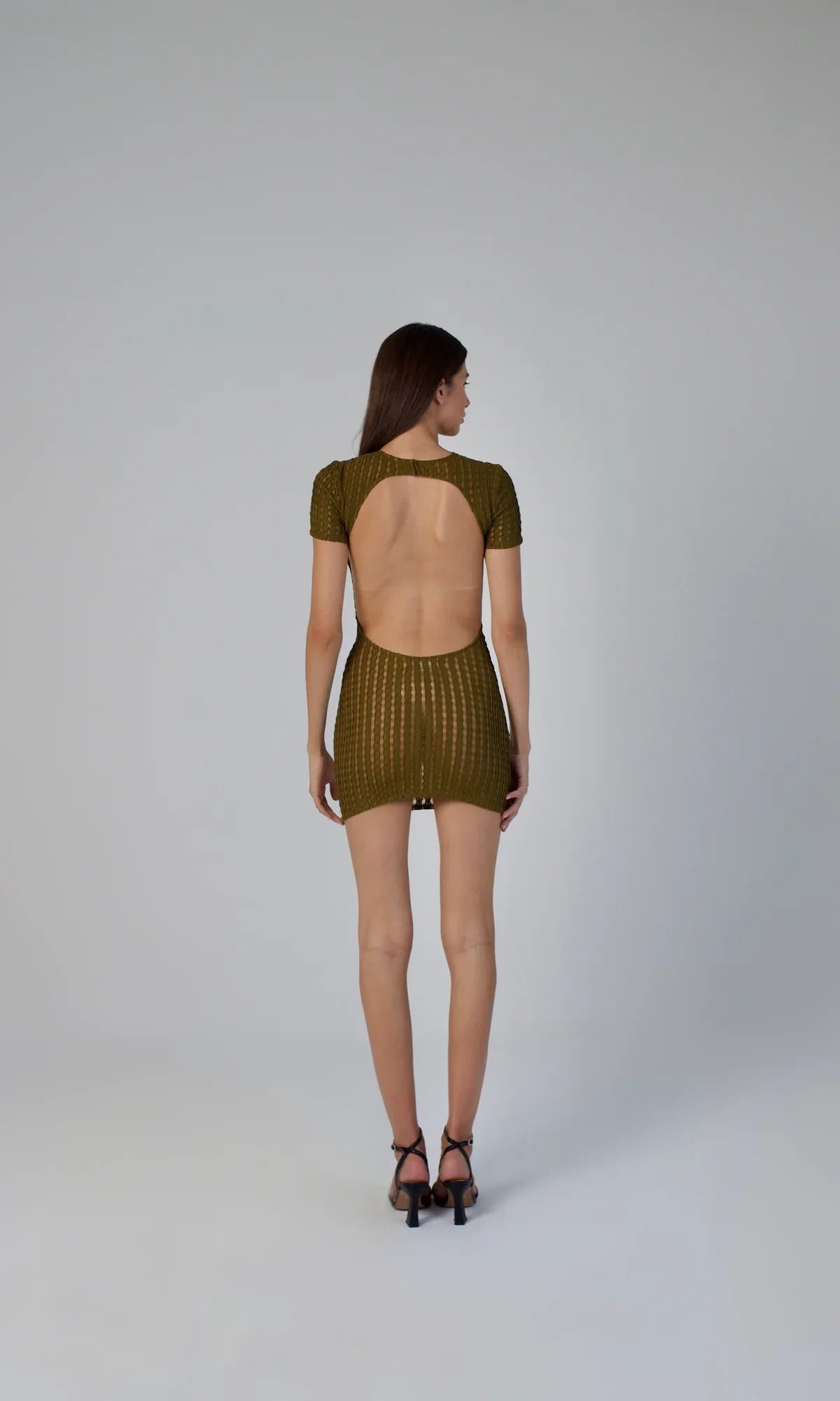 فستان ملكة الشمس باللون الأخضر