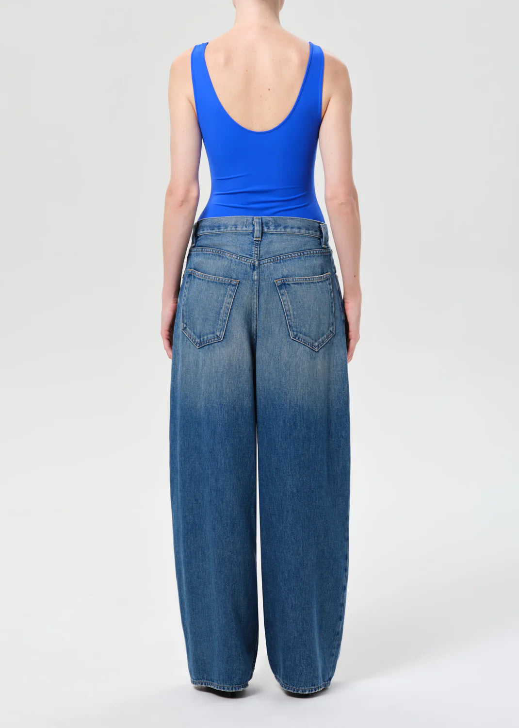 Rounded Baggy in Expression