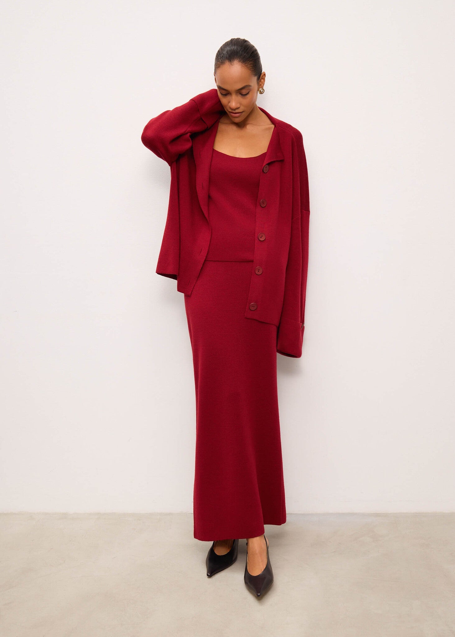 تنورة مولي الباسكية باللون العنابي