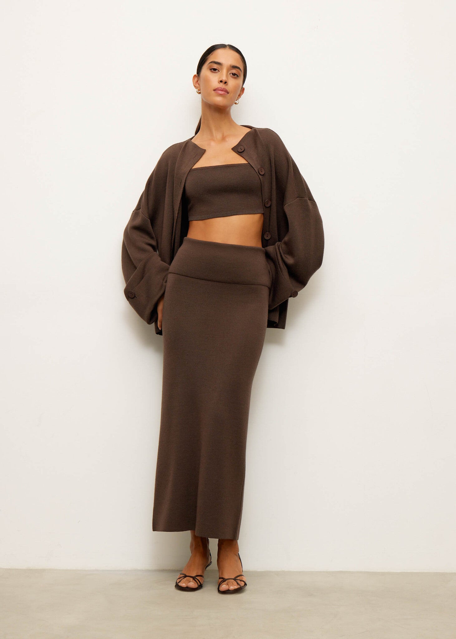 تنورة مولي الباسكية باللون البني