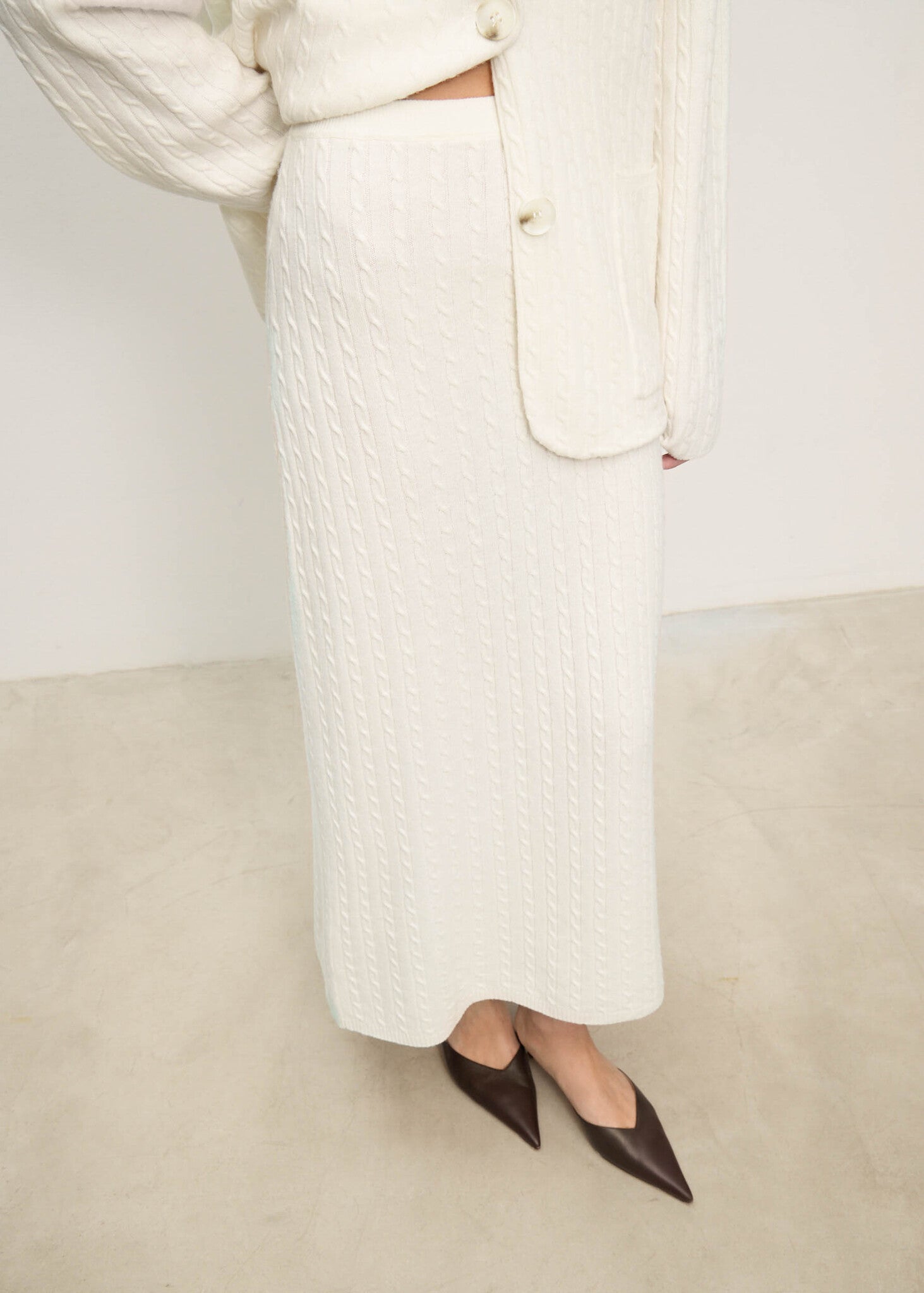 تنورة ريفيرا باللون الكريمي