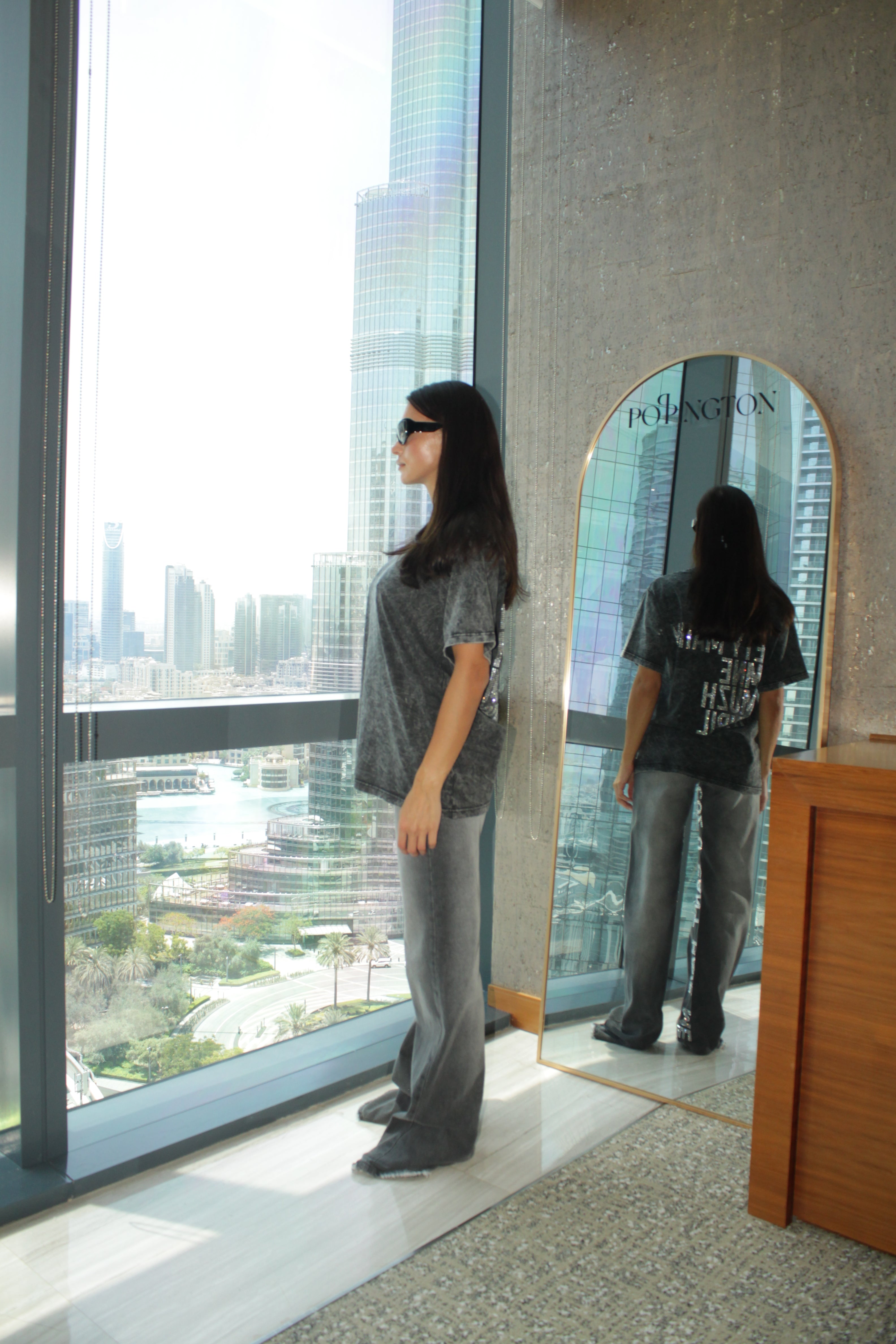 تي شيرت 'ETY MAIKY MNE MUZH KYPIL'